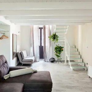 scuto-home-catania.taorminaitalyhotels.com/